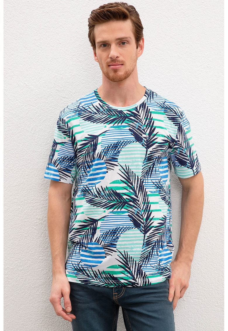 Tricou cu decolteu la baza gatului si model tropical