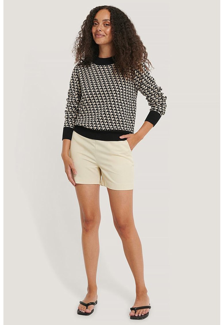 Pulover cu decolteu la baza gatului si model houndstooth