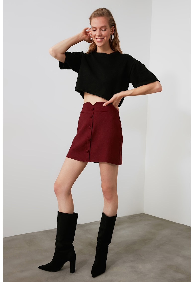 Fusta cu croiala in A si nasturi decorativi Fusta cu croiala in A si nasturi decorativi