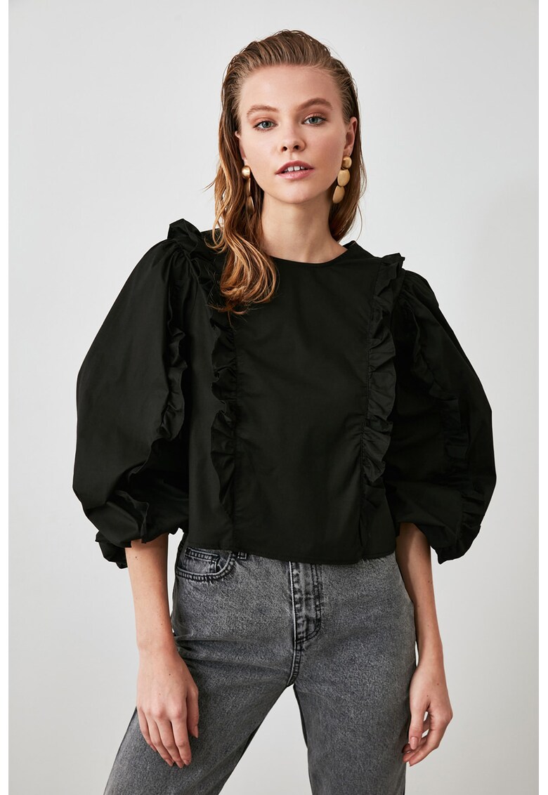 Bluza cu aplicatii cu volane Bluza cu aplicatii cu volane