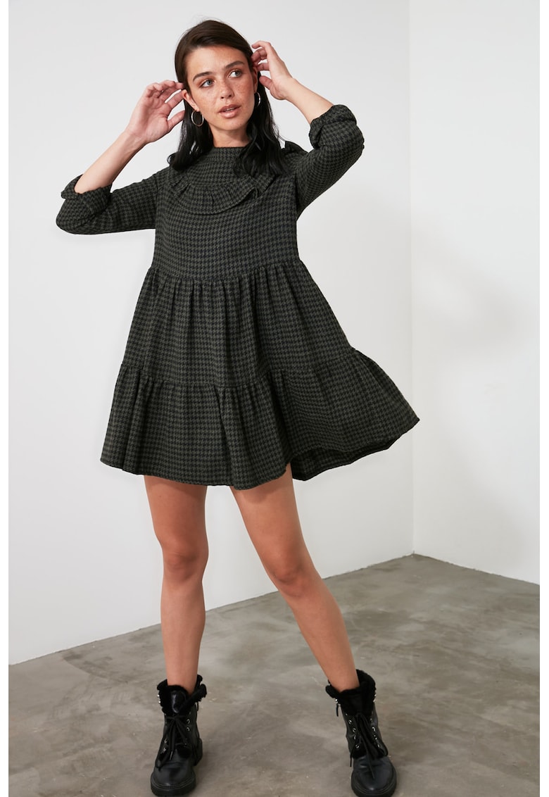 Rochie cu imprimeu houndstooth si model stratificat