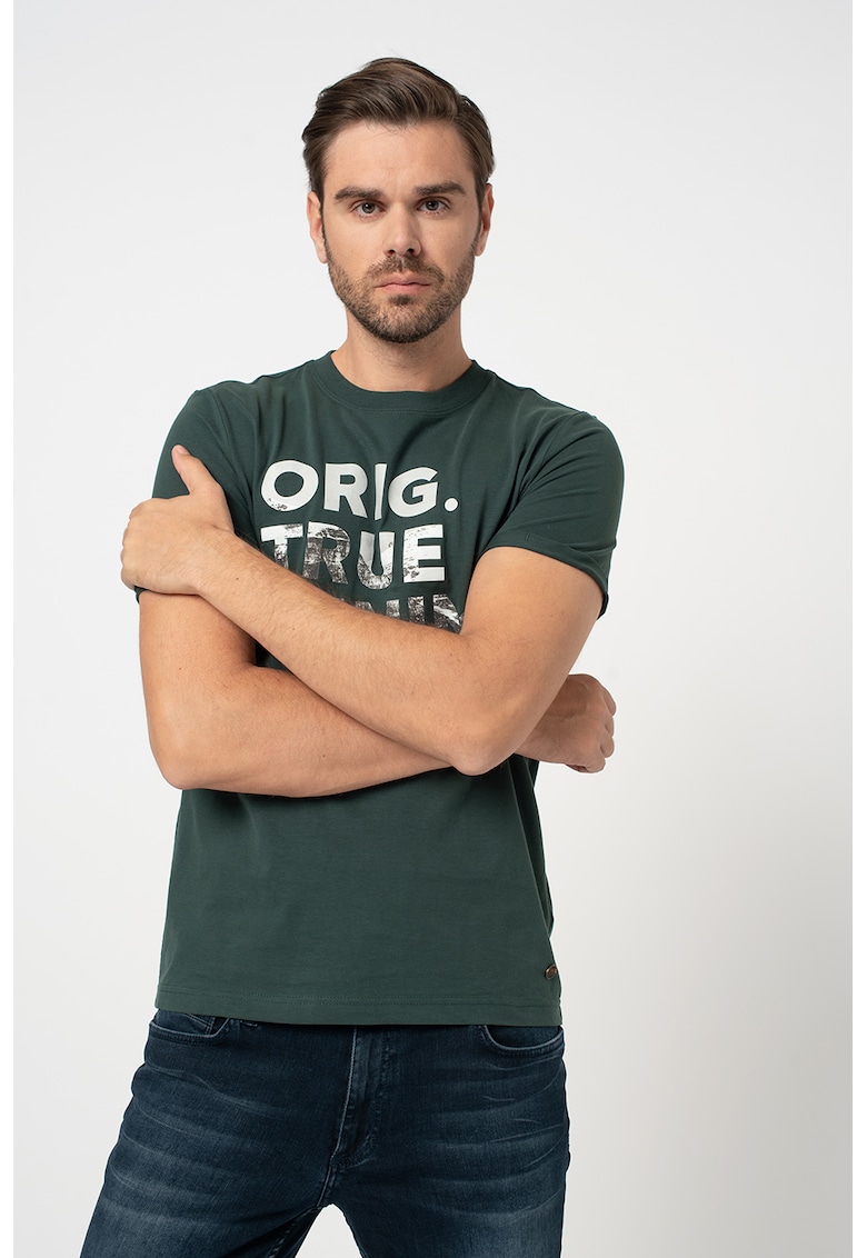 Tricou cu decolteu la baza gatului si imprimeu text Alex