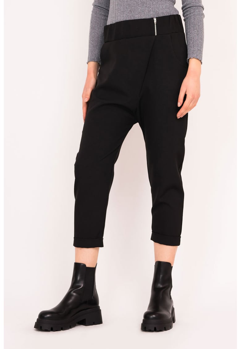 Pantaloni crop cu tur lasat