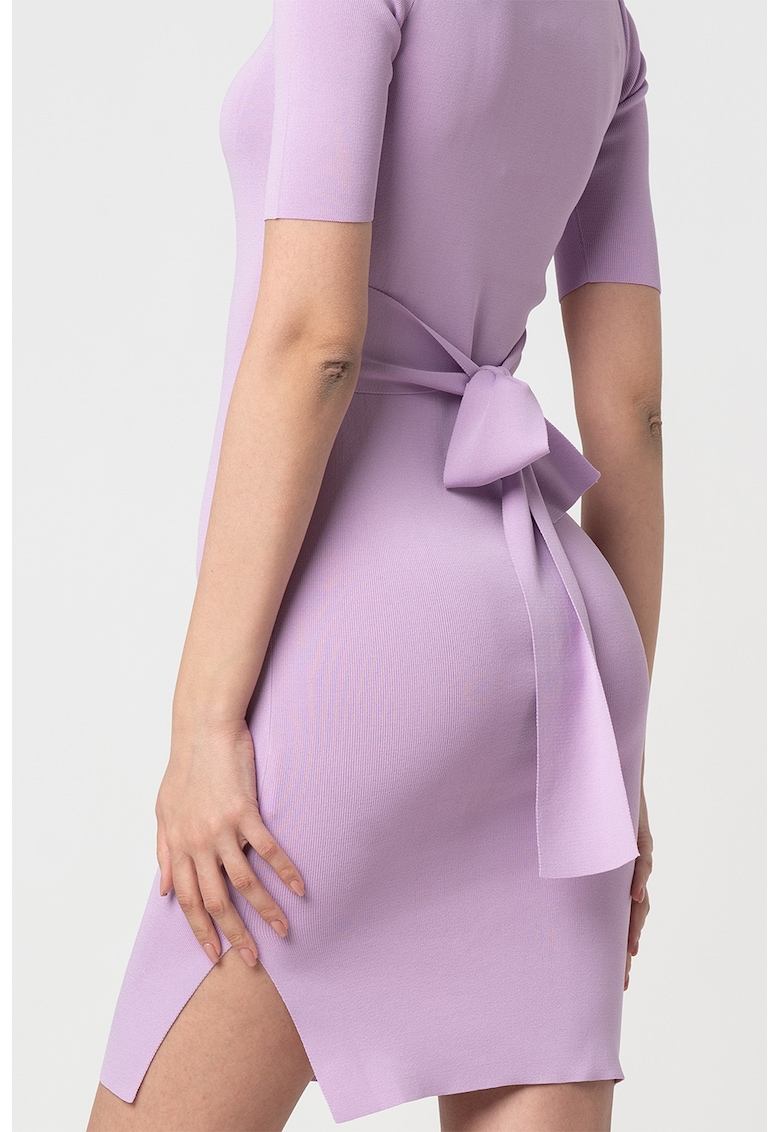 Rochie mini cu striatii si maneci scurte