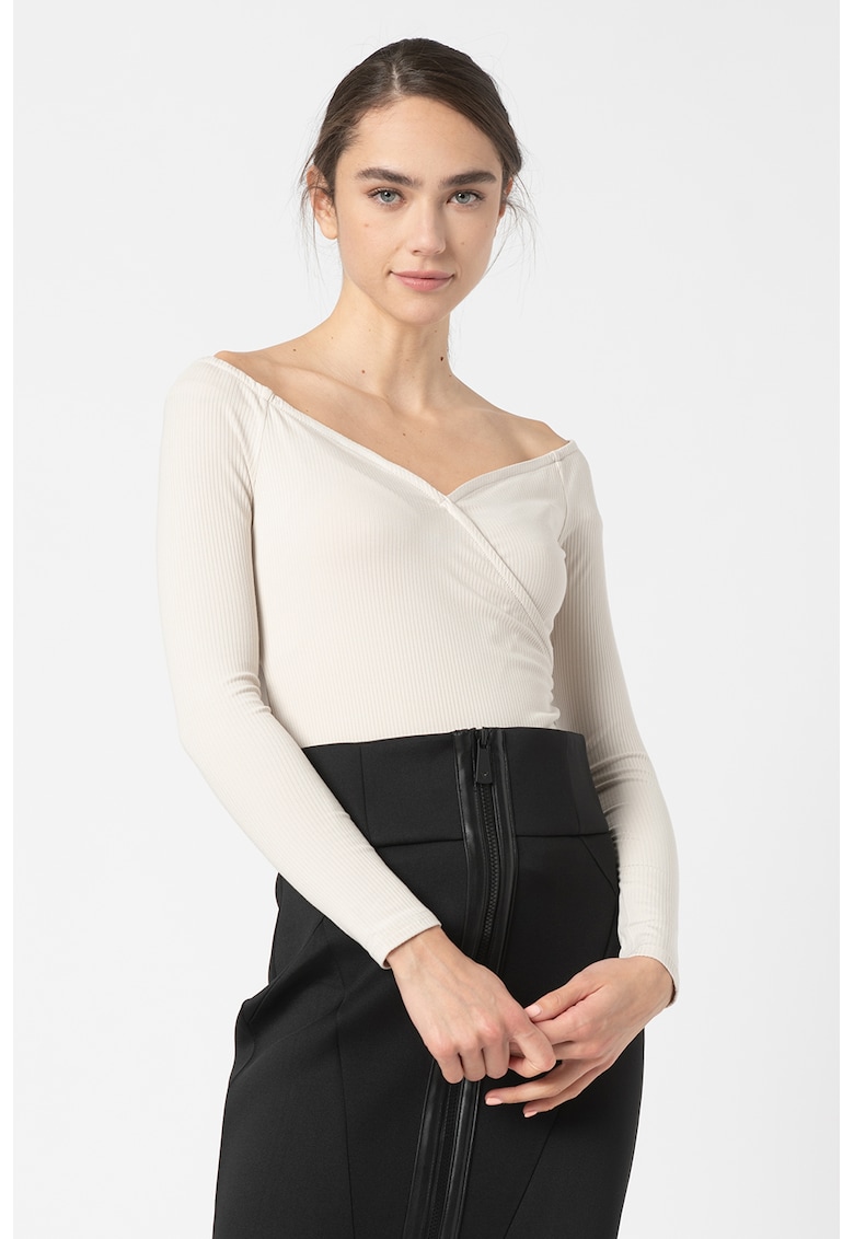 Bluza perecuta cu decolteu pe umeri - Bej deschis
