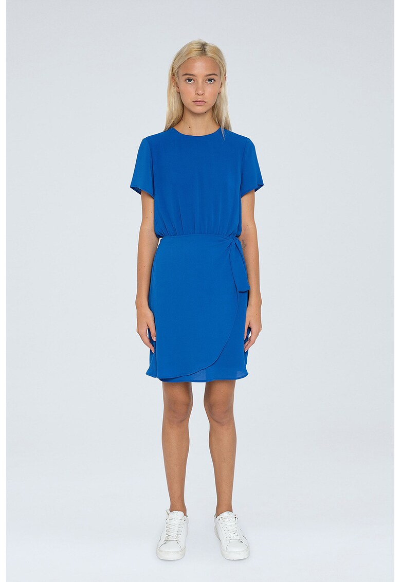 Rochie mini cu banda marcata in talie
