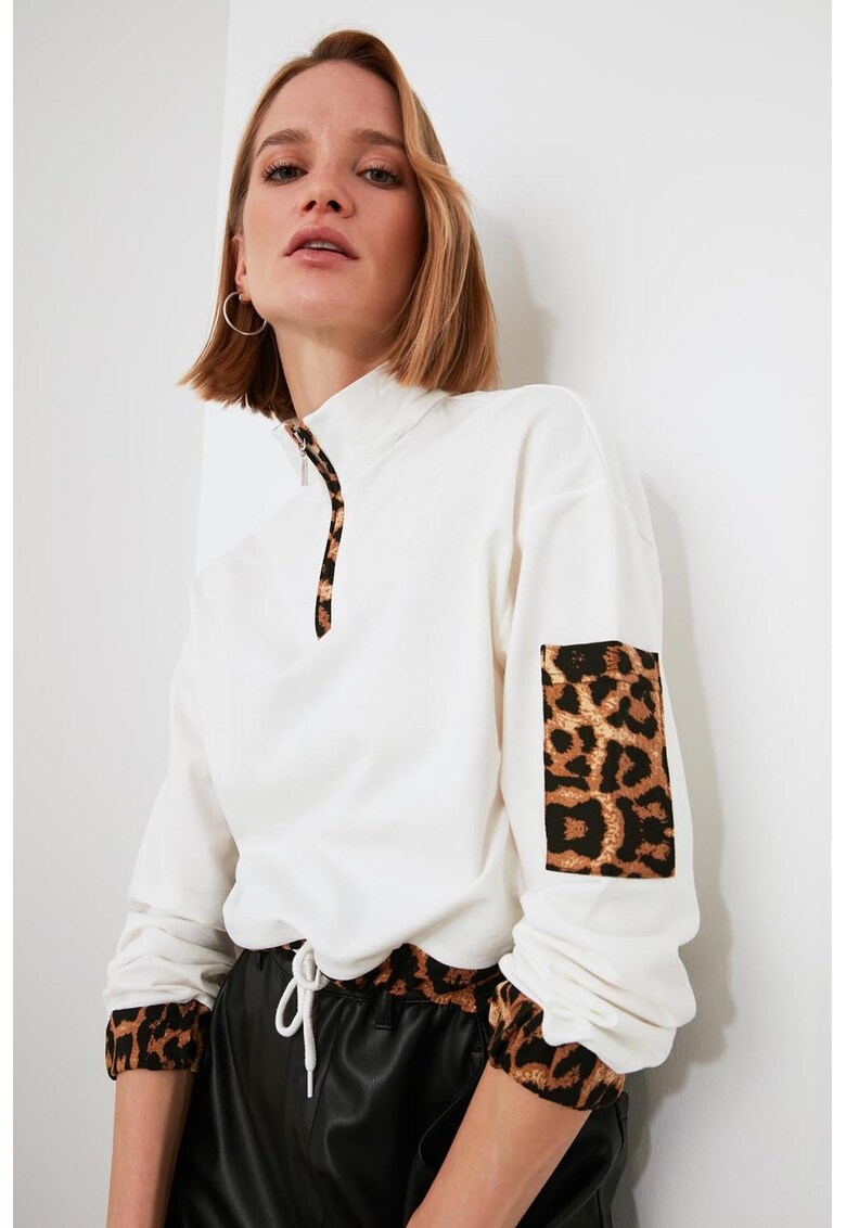 Bluza sport crop cu garnituri cu animal print