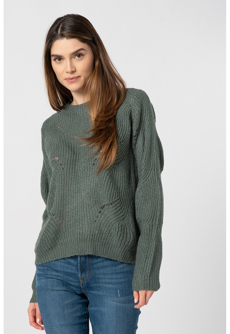 Pulover cu decolteu la baza gatului si perforatii New Daisy