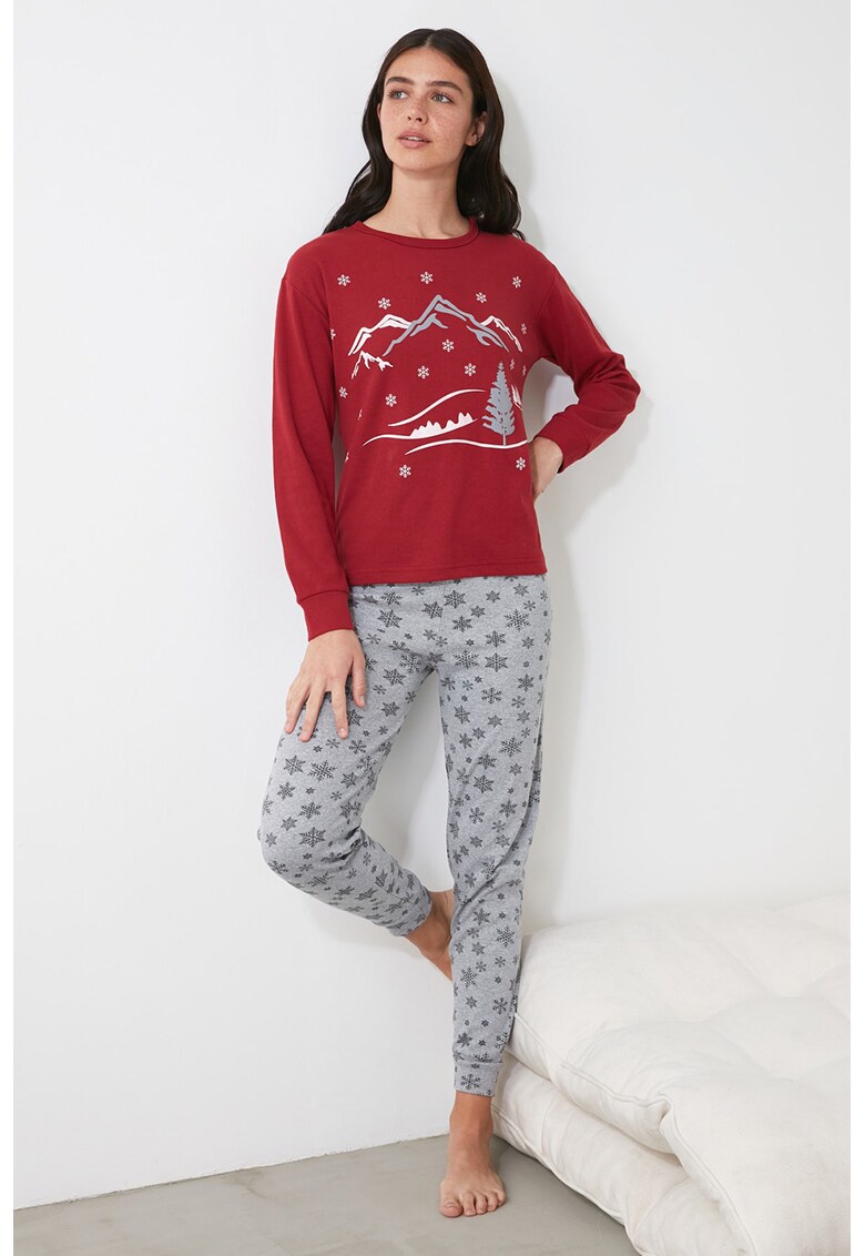 Bluza si pantaloni de pijama cu tematica de iarna