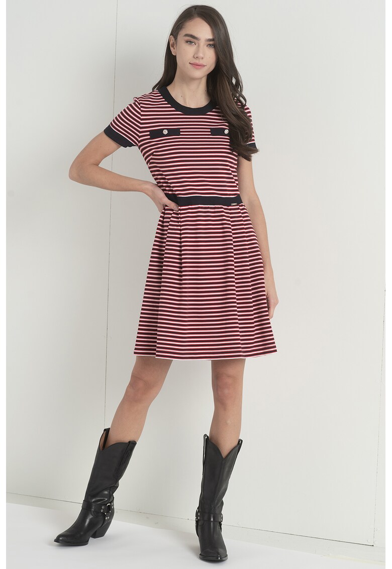 Rochie evazata cu model in dungi