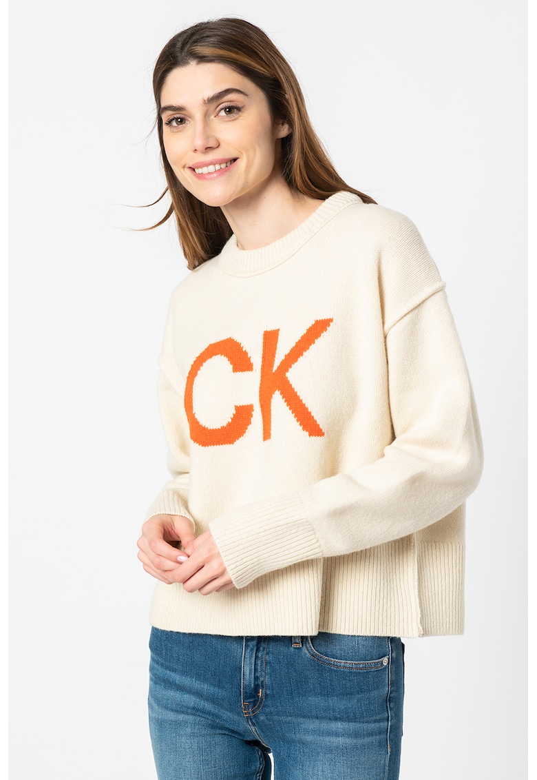 Pulover din lana cu model text
