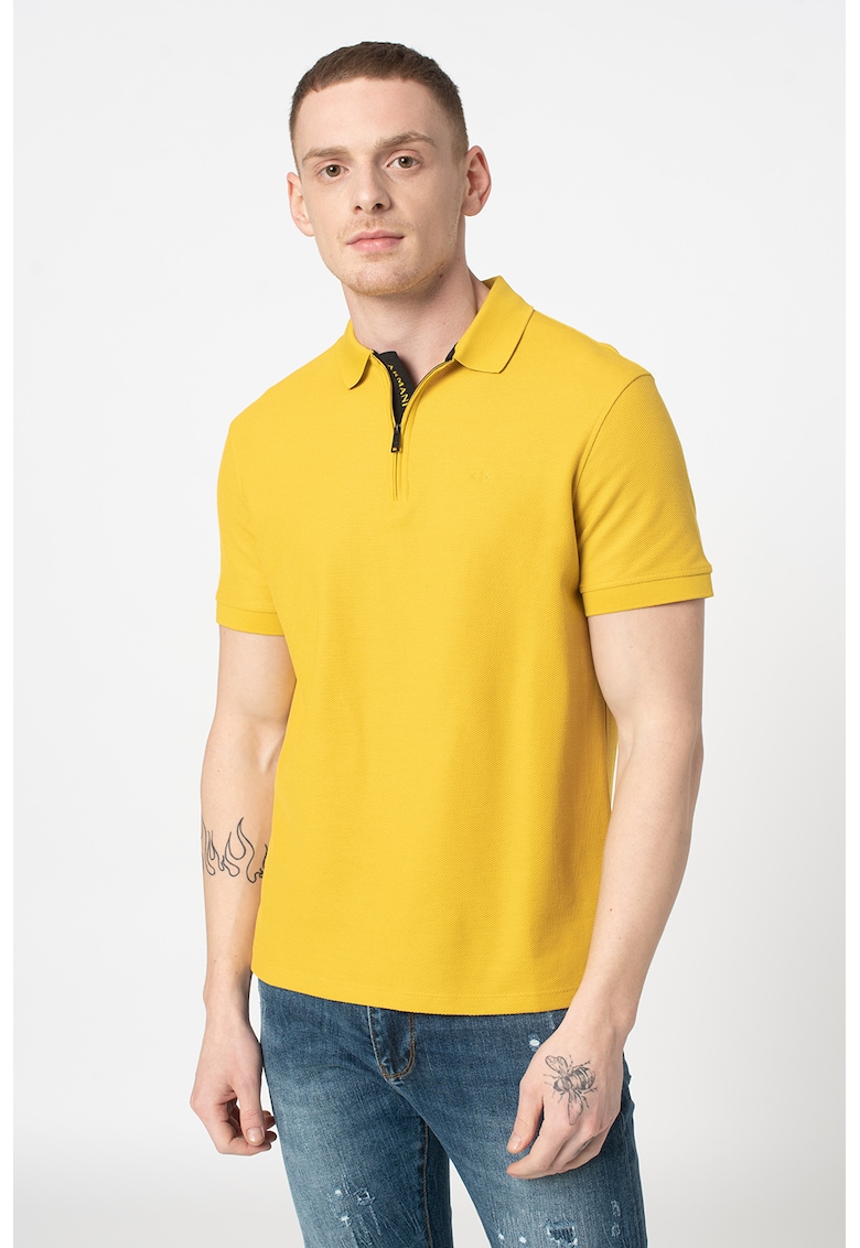 Tricou polo din material pique cu fenta cu fermoar