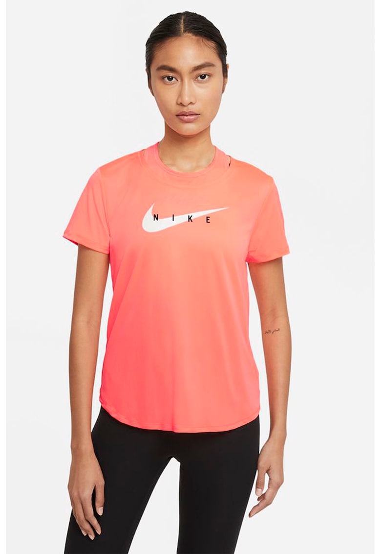 Tricou cu tehnologie Dri-Fit si imprimeu logo pentru alergare Swoosh