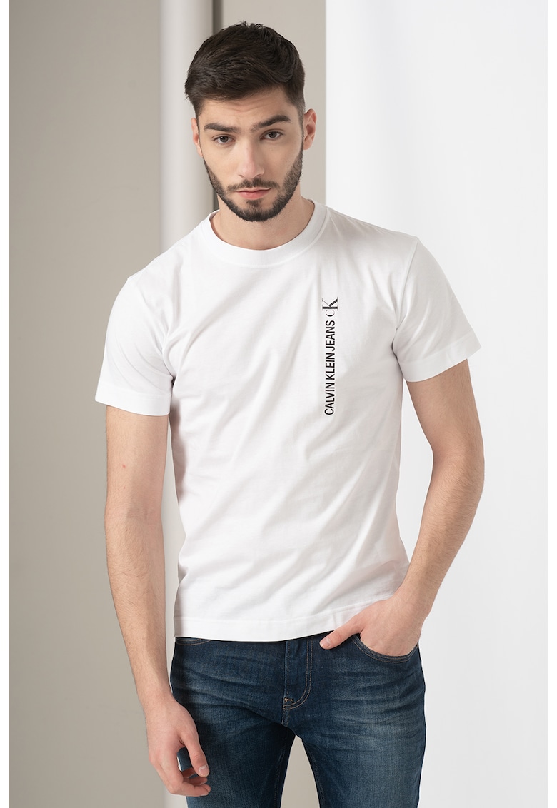 Tricou de bumbac organic - detaliu cu imprimeu logo