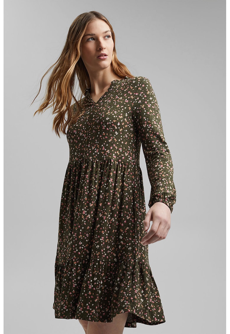 Rochie evazata cu model stratificat