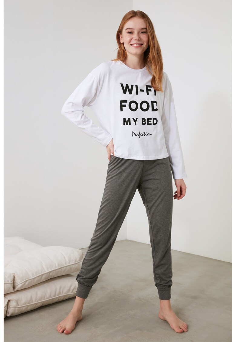 Pijama cu bluza cu imprimeu text