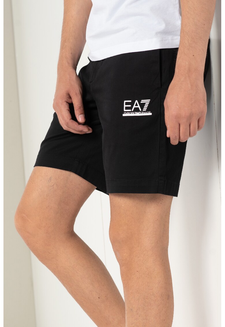Pantaloni scurti chino din amestec de bumbac EA7 imagine promotii 2022