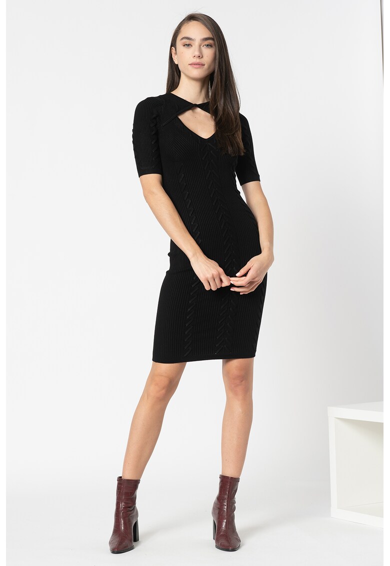 Rochie tricotata fin cu decupaj