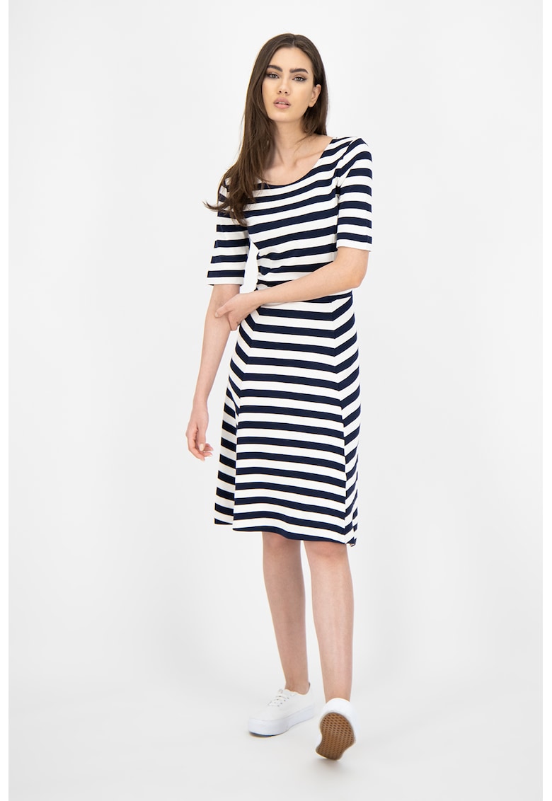 Rochie evazata in dungi