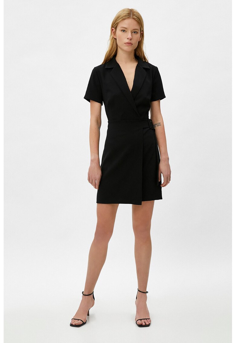 Rochie cu revere decupate si curea