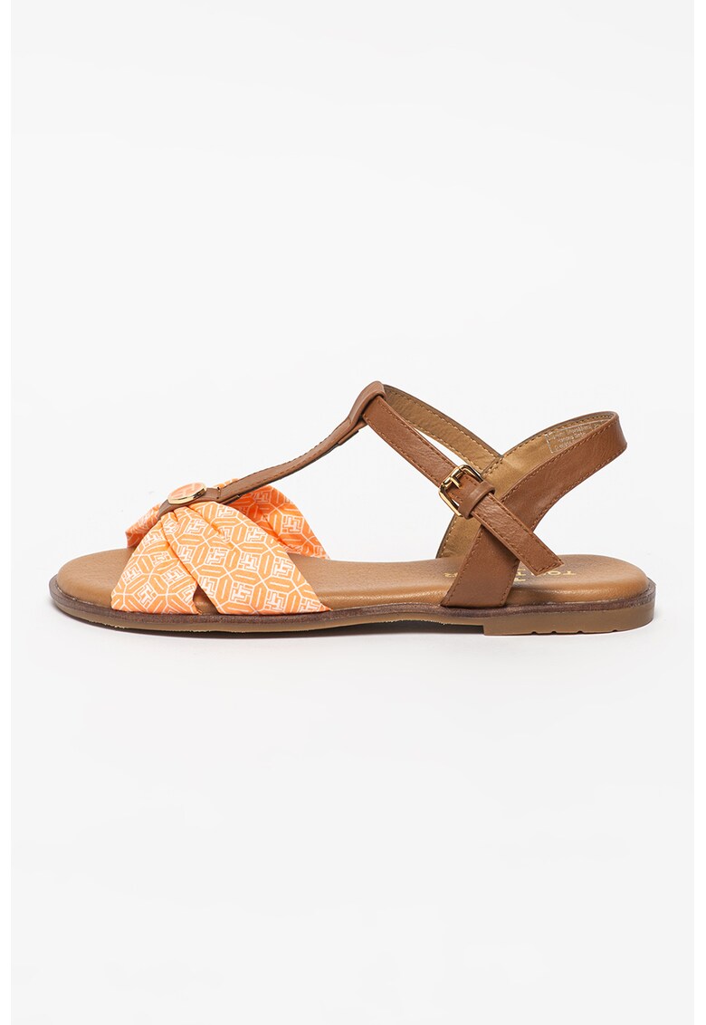 Sandale cu bareta in T si garnituri cu model monograma
