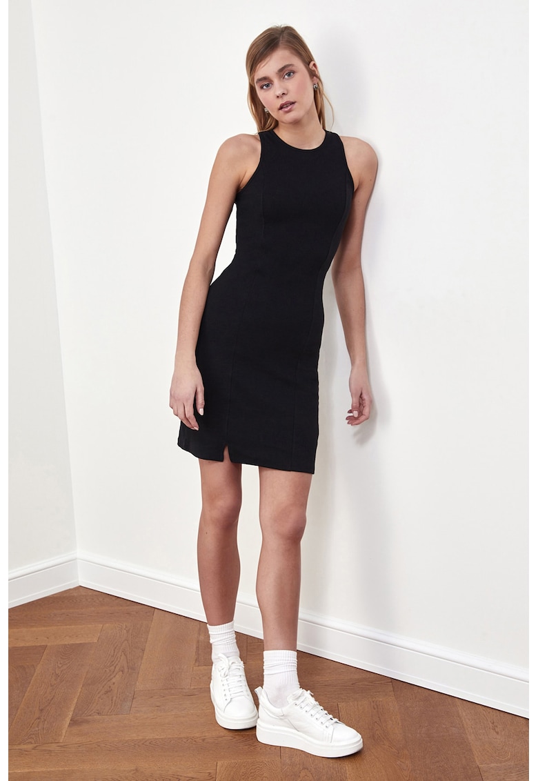 Rochie mini cu croiala bodycon