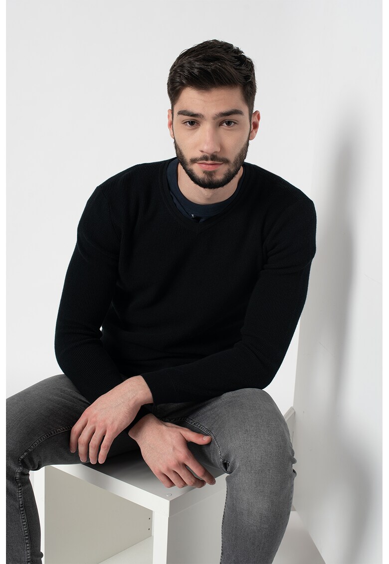 Pulover cu decolteu in V