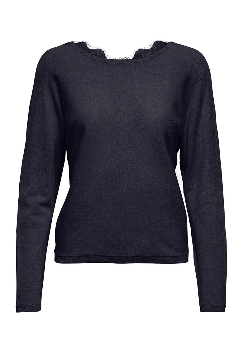 Pulover tricotat fin cu garnitura din dantela
