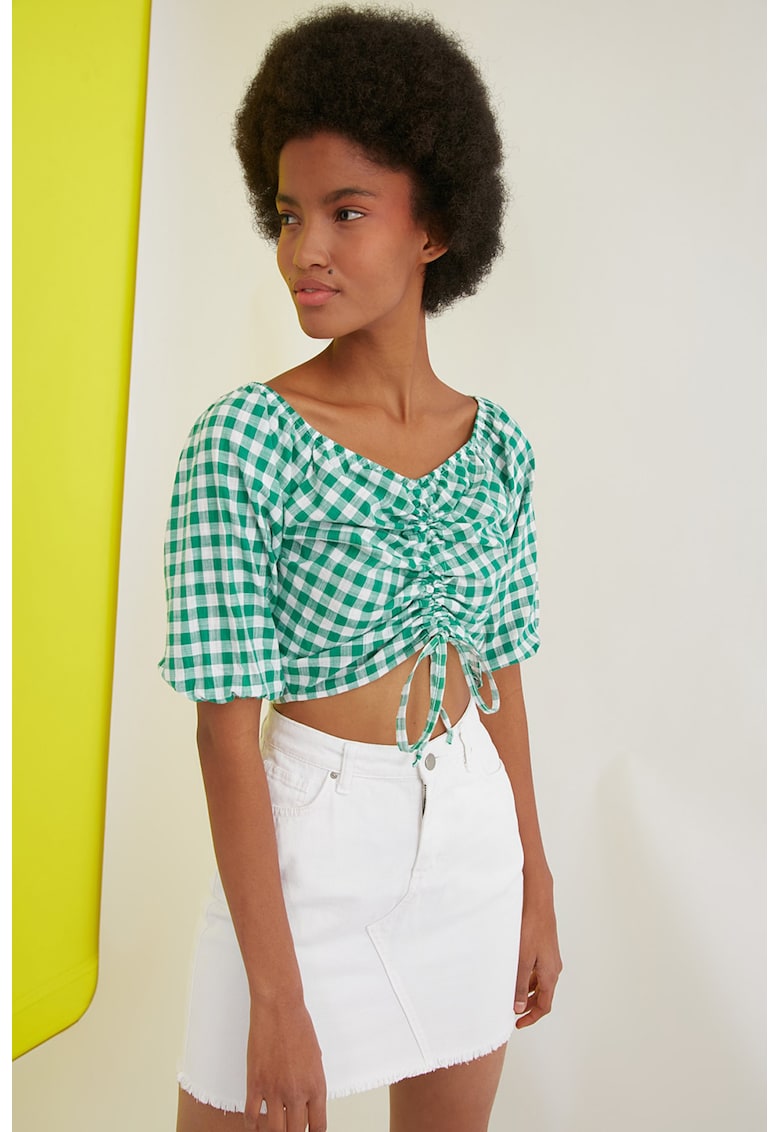 Bluza crop cu drapaj si model gingham Trendyol Bluză