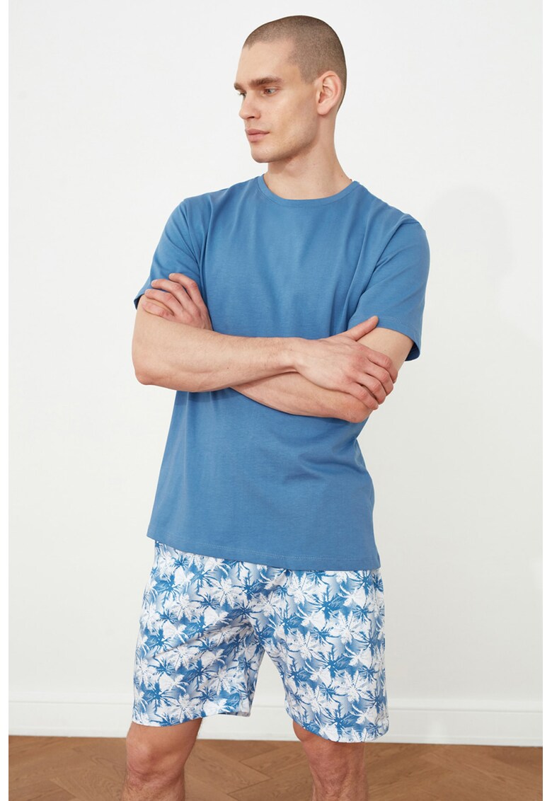 Pijama cu pantaloni scurti cu model tropical imagine fashiondays.ro 2021