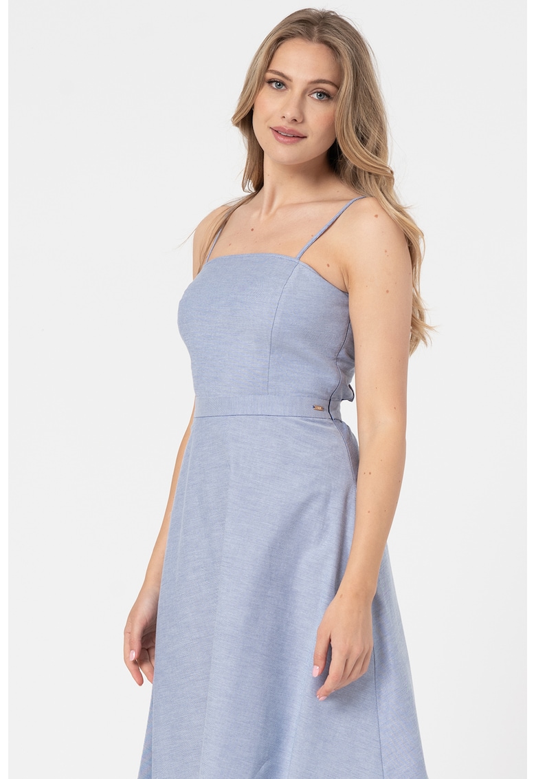 Rochie midi evazata cu decupaj pe partea din spate