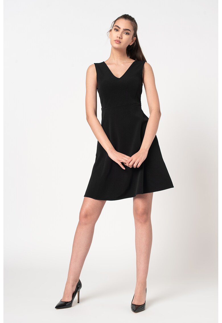 Rochie mini evazata cu decolteu in V
