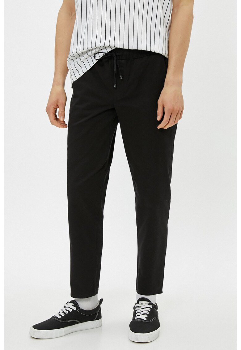 Pantaloni jogger cu snur in talie