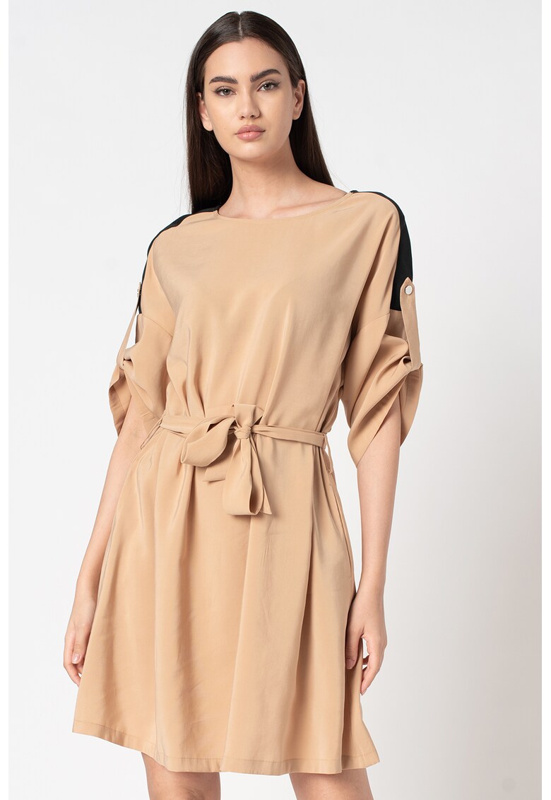 Rochie mini evazata cu cordon