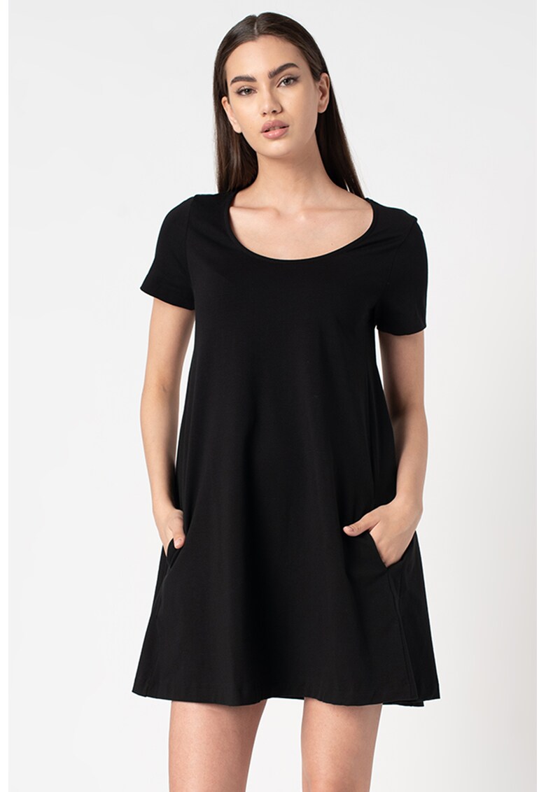 Rochie mini evazata cu buzunare