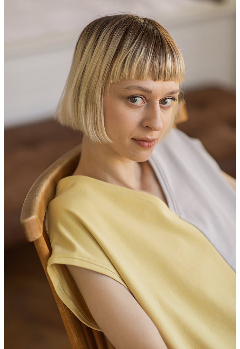 Рокля с шпиц и цепки встрани UNDRESS