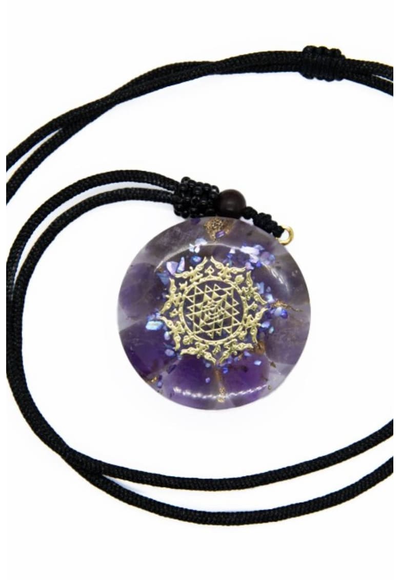 Pandantiv Orgonic “IKE” - din Ametist si bucatele de Scoici Mov cu simbolul Sri Yantra - 3.6cm