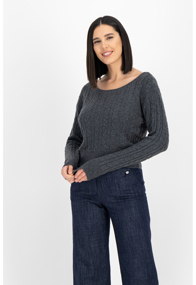 Пуловер с овално деколте и плетка осморка GUESS JEANS