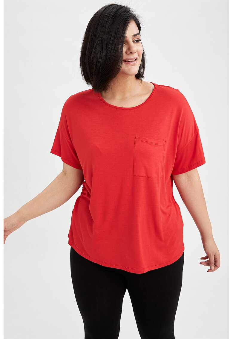 Tricou lejer cu buzunar pe piept