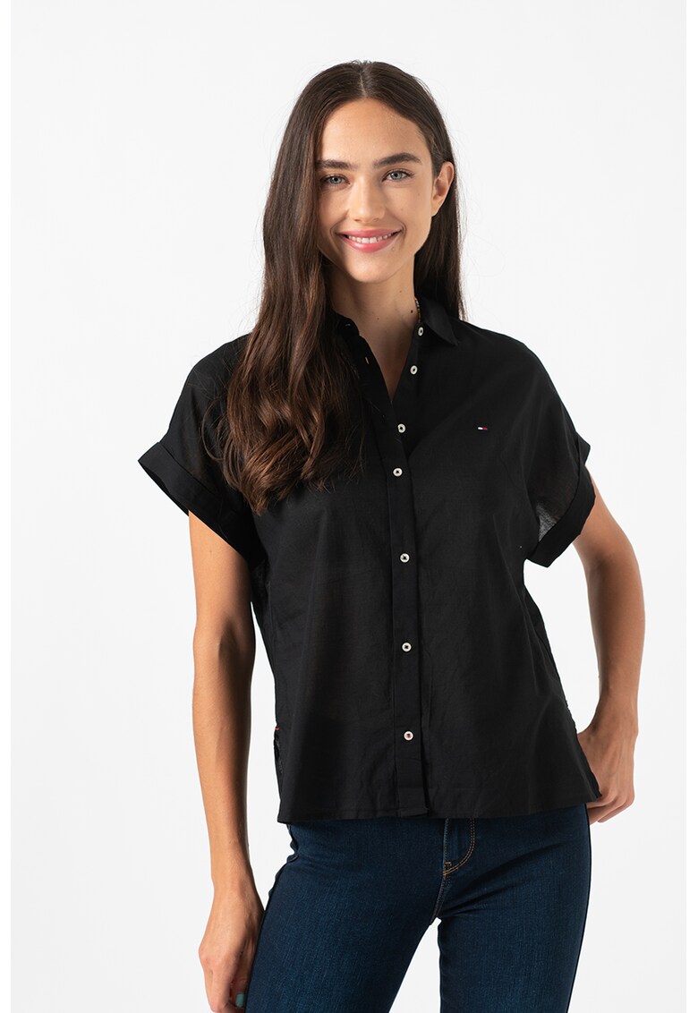 Camasa relaxed fit cu broderie logo discreta Camasa relaxed fit cu broderie logo discreta fashiondays.ro