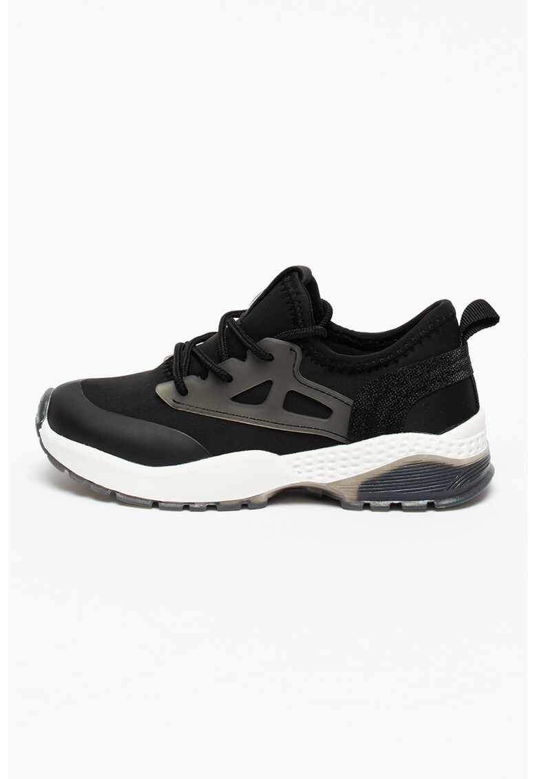 Pantofi sport cu talpa contrastanta