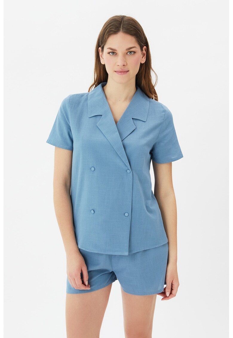 Pijama cu pantaloni scurti si doua randuri de nasturi