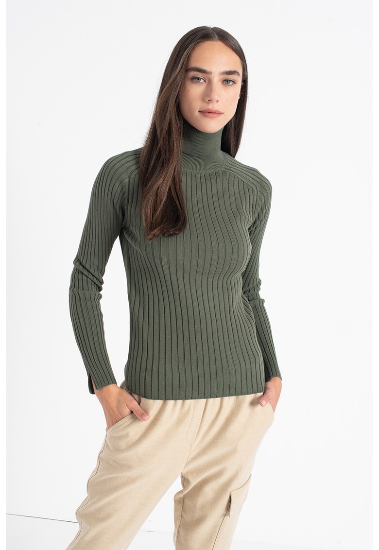 Pulover striat cu maneci raglan