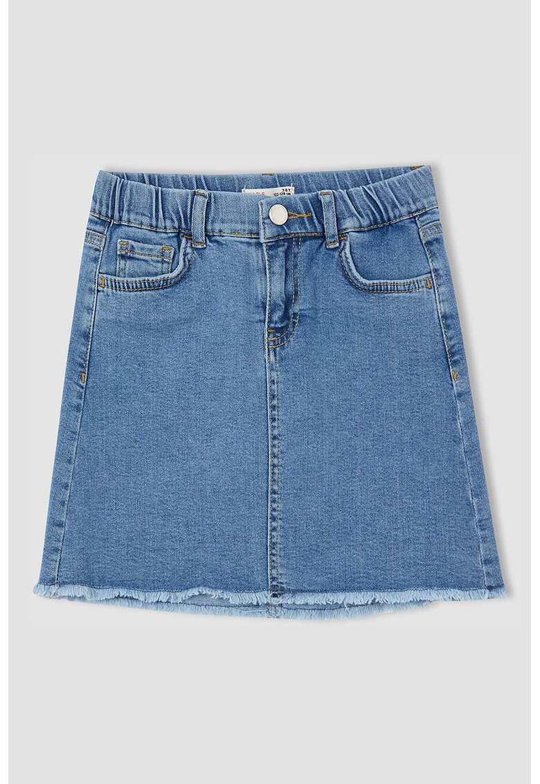 Fusta din denim cu terminatii franjurate