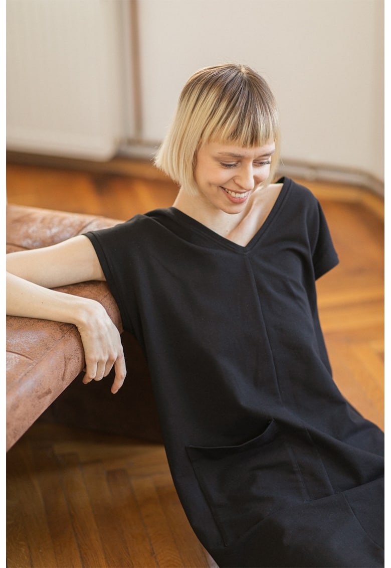 Рокля с шпиц и цепки встрани UNDRESS