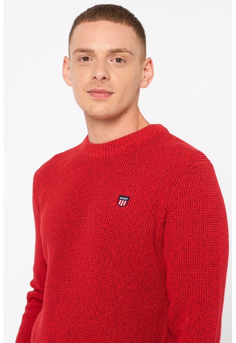 Pulover cu decolteu la baza gatului si logo discret