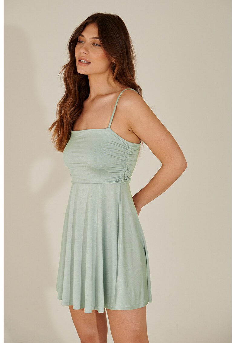 Rochie mini cu detalii plisate