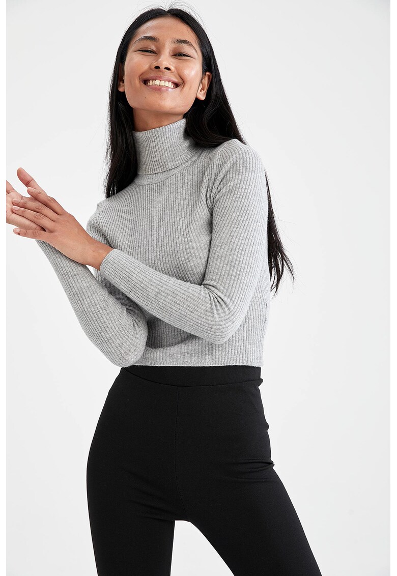 Pulover slim fit cu guler inalt si aspect striat