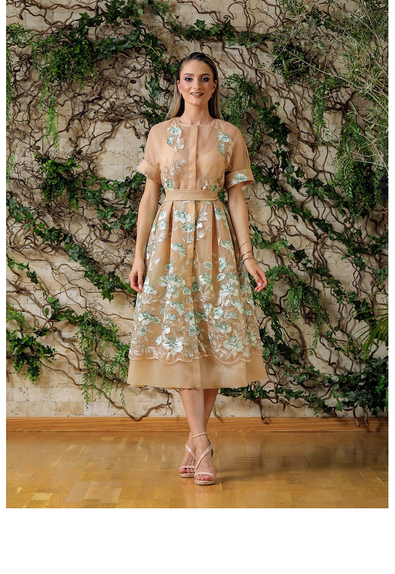 Auto Precede Blame Rochie midi evazata cu aplicatii brodate MIAU by Clara Rotescu - ToP Magazine Fashion Auto Precede Blame Rochie midi evazata cu aplicatii brodate MIAU by Clara Rotescu - ToP Magazine Fashion