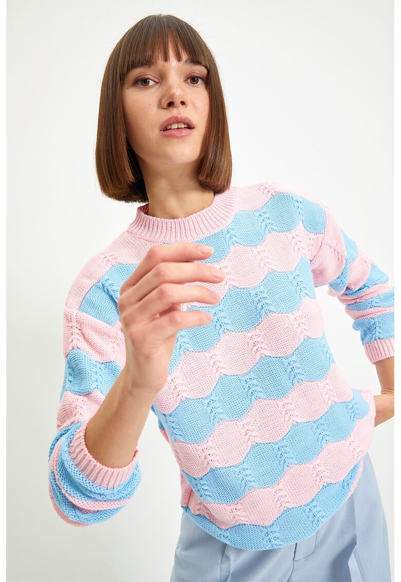 Pulover cu model geometric
